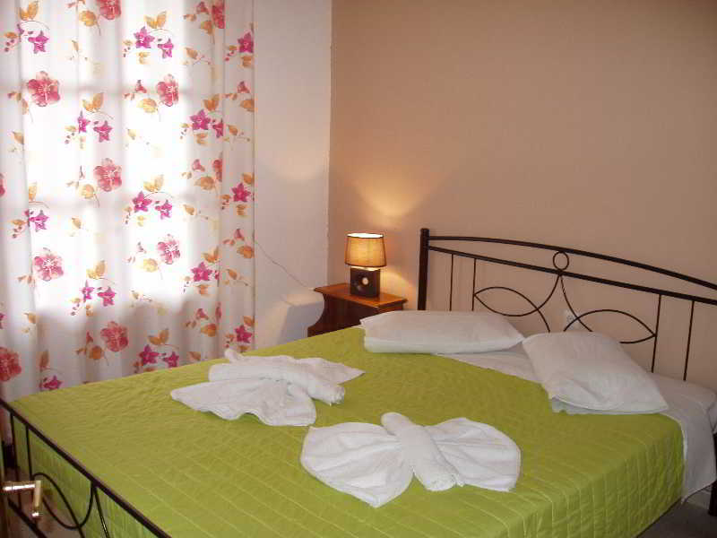 Koula Apartments Сталида Экстерьер фото
