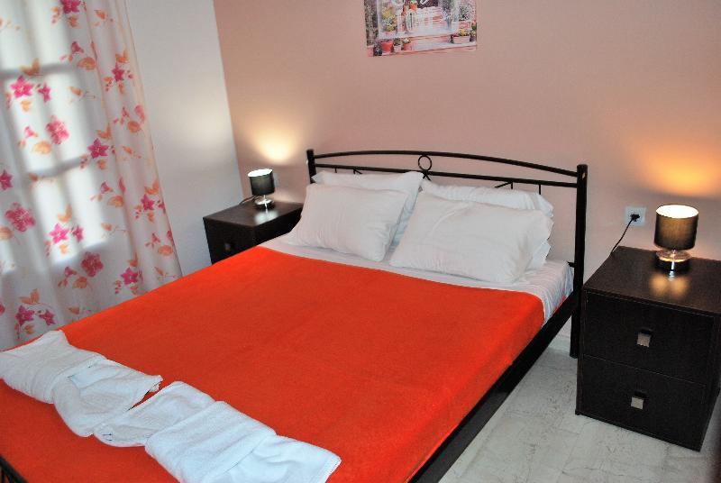 Koula Apartments Сталида Экстерьер фото