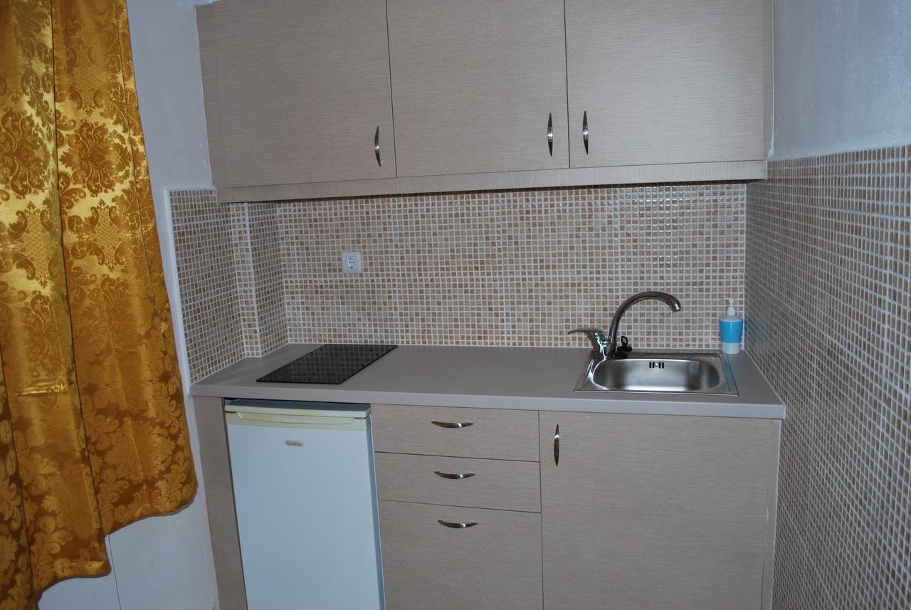 Koula Apartments Сталида Экстерьер фото