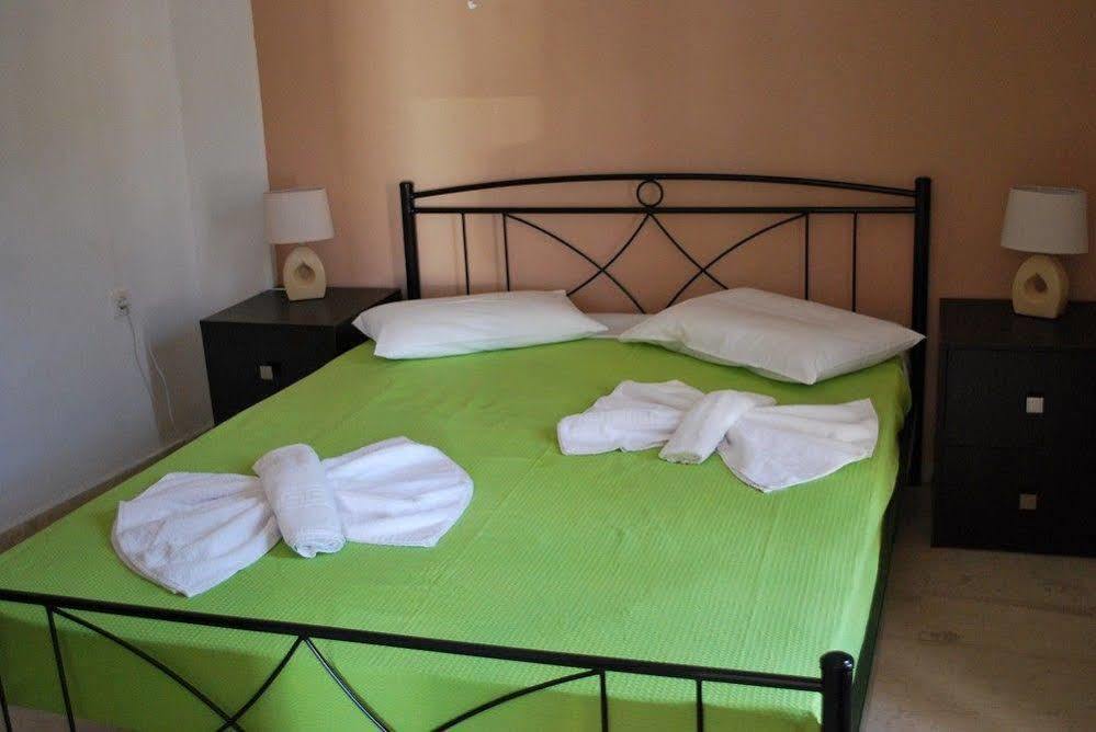 Koula Apartments Сталида Экстерьер фото